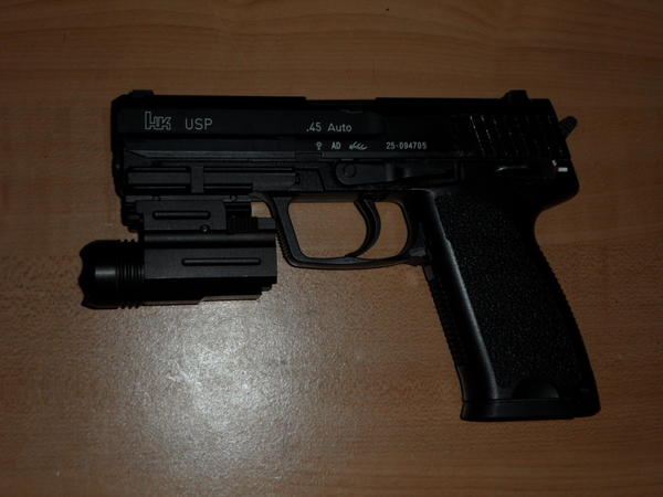 HK USP w-Flashlight